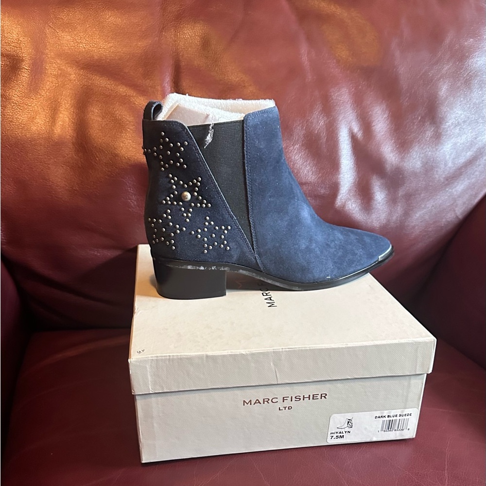 Marc Fisher Dark Blue Suede Booties size 7 1/2